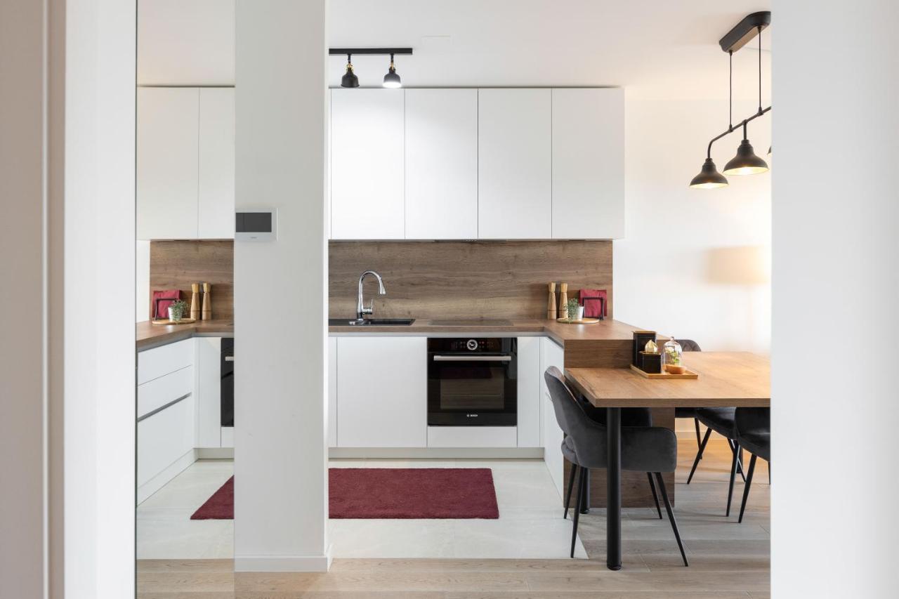 Stylish 2Bdr Apartment- Free Garage Zagreb Bagian luar foto